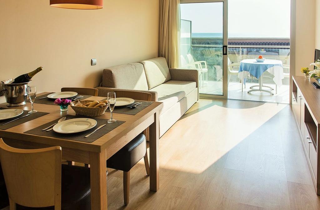 Apartaments Maritim Castelldefels Exteriör bild